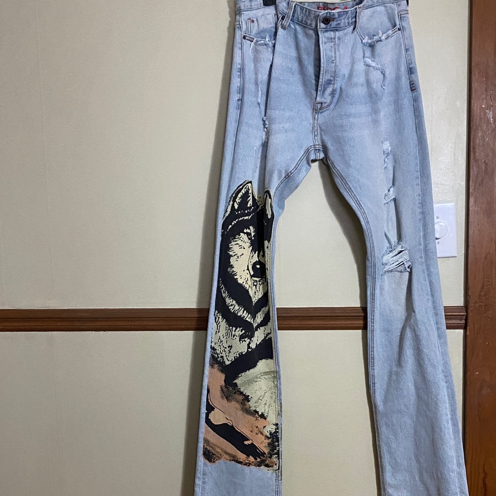 Stylish Light Blue Bootcut Jeans with Wolf Design BLDG4